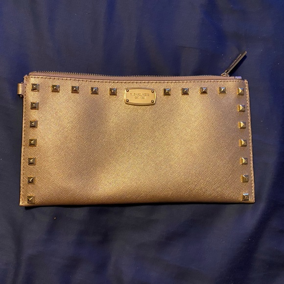 NWOT MK GOLD JETSETTER CLUTCH - Picture 8 of 10